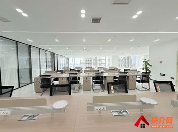 升龙广场 >1050m²写字楼出租，参考报价：面议