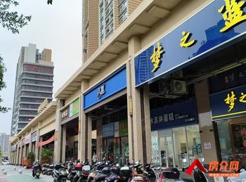开发区万达68m²商铺出售，参考报价：165万元