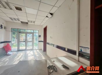 昌吉市东方广场96m²商铺出租，参考报价：4200元/月