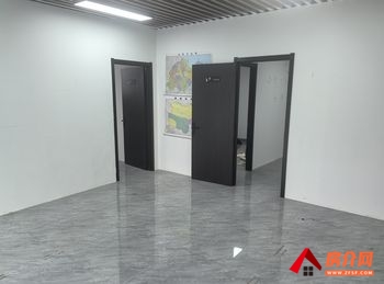 东营万达甲级写字楼130m²写字楼出租，参考报价：1950元/月