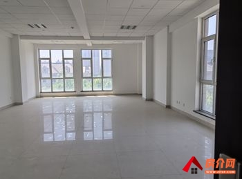 伟浩SOHO106m²写字楼出租，参考报价：1590元/月
