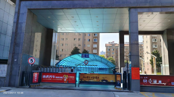 宝龙广场及泉舜购物附近的中油家园车位，监控覆盖牌照识别