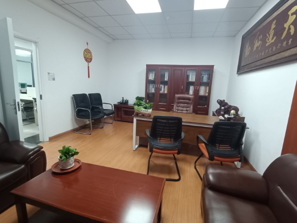 房东直租蜀山南七地铁口155平4+2格局精装带家具办公室